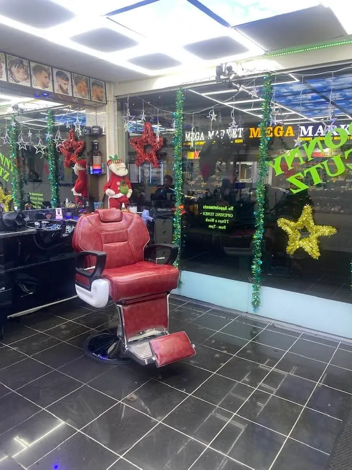 Inside Donny Cutz, Doncaster 4